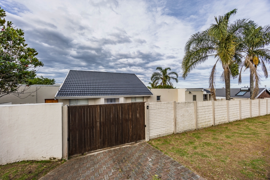 4 Bedroom Property for Sale in Beacon Bay Eastern Cape